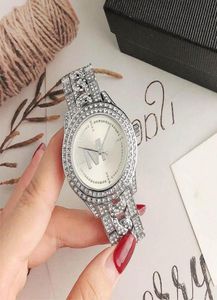 Orologi del marchio Women Lady Girl Diamond Crystal Big Letters Style Metal Steel Bande Orologio da polso da polso piuttosto resistente Grace High4828002