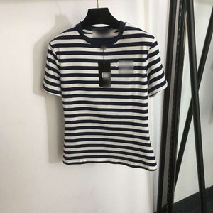 Komfortable Frauen bestickte Brustbrief Rücken Anker Druck Marine Blue White Stripe kurzärmeliges T-Shirt