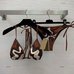 Marka strojów kąpielowych Kobiety bikini scenariusz designerski kostium kąpielowy dwuczęściowy logo mody dopasowanie kolorów grube paski podzielone stroje kąpielowe kobiety seksowne pływanie wakacyjne plaża 12 kwietnia