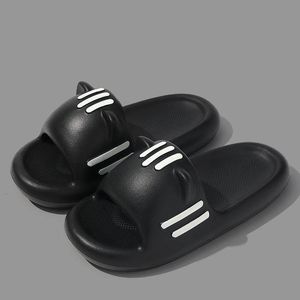 platforma niska kreskówka Kid Kamen Sandals Designer Slajdy Darmowe buty wysyłki Mokasyna gumowe slajdy kapcie na zewnątrz plażowe tokary Sandles