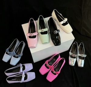 2024 Lady Sheepsleder Leder Ladies Flat Heels Sandalen Mary Jane Peep Zeh Schnalle Sommer Ballett Schuhe Die Laufsteg der Laufsteg der Schnalle Bowtie One Line Pendelgröße 35-43