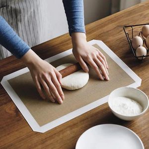 Table Mats Placemat Non-Slip Heat Resistant Washable Silicone Mat Durable Flexible Baking Kneading For Home