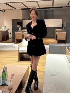 Casual Dresses Black Elegant and Pretty Women's O Neck Hollow Out Corduroy Woman Clothing Gold Button Rak klänning