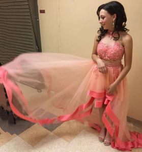 2024 Coral High Low Prom Dresses Halter الدانتيل المزيج من الدانتيل A-line الوهم الأنابيب الساتان tulle tulle tileded party party plus plus size