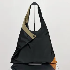 Hobo Triangle Shape Nylon Bagna di grande capacità per donna Designer Luxury Borse Borse 2024 in Shopping Shopping Casual Shopping