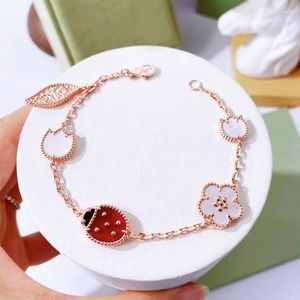 Charm Bracelets Luxusfarbe Emaille LadyBugs für Frauen Blumenschalen Charme Designer Marke Classic Schmuck Z022