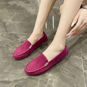 Casual Shoes 2024 Spring Sneakers Kvinnors bekväma Slip-On Luxury Velvet Loafers Soft Sole Flats Non-Slip Driving