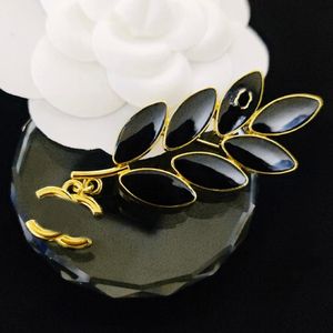 Hot Luxury Airplane Broche Designer Pins Broche Brand Broches Broches 18K Gold Crystal Pearl Suit Pin Christmas Gift Party casar Jewelry Men Women Love Accessorie