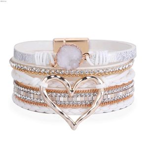 Inne bransoletki Wybu Love Heart Charm skórzane bransoletki dla kobiet moda pleciona bransoletki wielowarstwowe Kamienne puste skórzane opakowanie Braceletsl240415