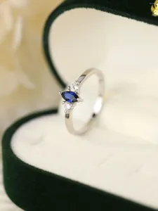 Klusterringar som säljer 925 Silver Deep Blue Gem Ring för kvinnor med elegant modestil