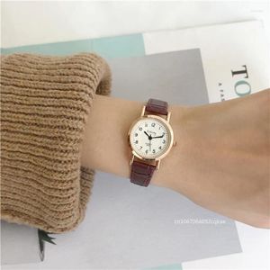 Wristwatches Vintage Leather Women Small Watches Designer Simple Number Dialleather Band Waterproof Ladies Quartz Relogio Feminino Reloj