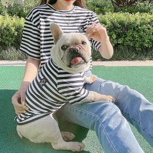 Miflame Summer Dog Sweater Корейская версия щенка ParentChild Носит полосатая хлопчатобумажная футболка маленькая кошачья одежда Bulldog 240402