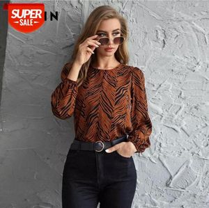 T -Shirt Multicolor Allover Drucken Schlüsselloch Rückenlaternenhülle Top Women Herbst Runde Hals Office Damen Casual Tops und Blusen Par8512676