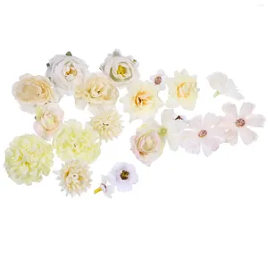 Fiori decorativi 20 pezzi fiore artificiale teste simulate di nozze ornamenti decorazioni bouquet mini per decori artigianali