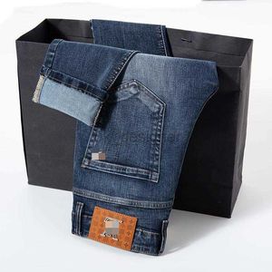 Herren Jeans Designer leichte Luxusqualität Frühlings-/Sommer -Herrenjeans Slim Fit High -End -Elastizität, vielseitige blaue, gerade Beinhosen aller Saisons