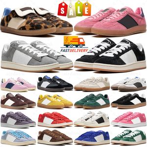 Designer Shoes Vegan OG Man Woman Sneakers White Core Black Gum Navy Cardboard Silver Wales Bonner Pony Leopard Sand Strata Sporty and rich Trainers
