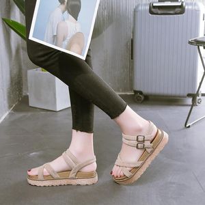 Scarpe eleganti estate semplice stile in pelle scamosciata sandali rotondi sandali di colore solido femminile di punta aperta fibbia sexy sola spessa 2024