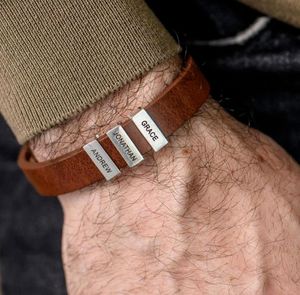 Personlig anpassad bokstavsarmband Brown Leather Pärlor Armband Fathers Day Gift Kids Namn Koordinater Rostfritt stål Armele2519148