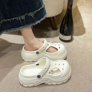 Slippers 2024 Sapatos de jardim Summer Mulheres usam uma plataforma de sandálias all-in-one de moda EVA EVA Non Slip Sole Hole