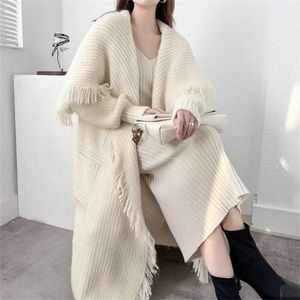 Versão coreana do inverno de outono New Mohair Fringe Sweater Jacket com design de ponta, cardigã de malha de estilo solto e preguiçoso para mulheres