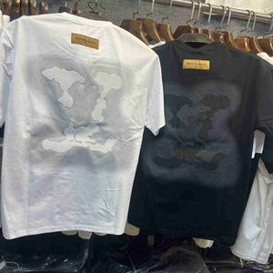 メンズTシャツ2024春/夏の新しいクラウドクロス刺繍重工業の刺繍ライトラグジュアリーファッションメンズアンドレディース同じスタイル半袖Q240415