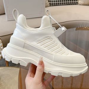 MENS DESIGNER 2024SS NYA WIDE STIL CASIAL SPORTSKOR PU VACUUM Tjock Sole Womens sneakers Silk Cow Leather Upper Sheep Sheepskin Foder Sports Training Shoes Storlek 35-45