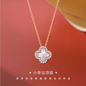 Designer Silver Shiqi S925 Pure Clover Little Lucky Fritillaria Pendant Halsband Kvinnlig klumpkedja smycken Valentines Day Gift