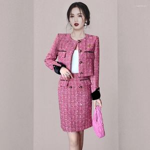 Vestidos de trabalho de alta qualidade Rose Tweed Skirt Suit Women Women Elegant Fall and Winter Jacket Mini Package Hip OL Temperament 2 Peça Conjunto