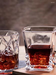 Şarap bardakları kalınlaşmış kristal cam alt viski brendi yaratıcı düzensiz şekil bira fincan restoran bar içecek eşyaları