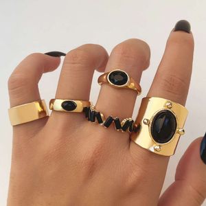 Creative Wide Faced Finger with Wind Inlaid Black Alloy Ring