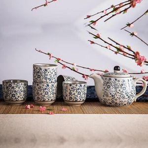 Tee-Sets handbemalte Teekannen mit einem Handel mit einem Topf und fünf Tassen Tee