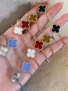 Четыре браслета Clover Braslet Bracelet Silver Five Clover Flowers Bracelet Light Luxury Lucky White Mother of Pearl Hand Chain Parterry Gist для женщин