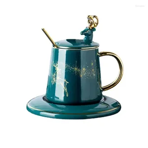 Xícaras pires de 300 ml de chá de chá criativo europeu de pires com colher de tampa de luxo cerâmica lindas canecas casais cafeteras bebidas