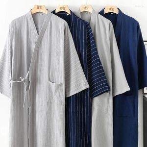 エスニック服日本の伝統的なサムライ・着物純綿のナイトローブ男性ユカタ入浴ローブルーズスタイルサウナウェアホームウェアロングガウン