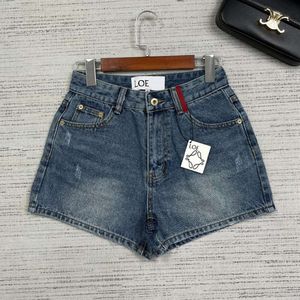 High Version 24SSS Spring/Sommer Loe * Taschenhandtuch bestickter rotes Leder -Logo Design Taille Slim Denim Shorts