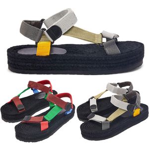 Tacchi grossi sandali fa scivolare le donne designer sandali aperti sandali famosi designer donne uomini fa scivolare versatile desining piattaforma sandali scarpe