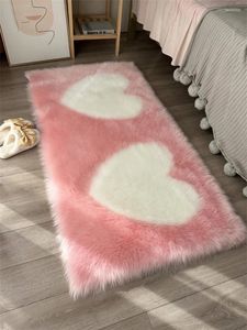 Carpets Korean Style Simple Love Bay Window Mat Pink Girl's Heart Plush Wedding Room Decoration Imitation Wool Bedside Carpet