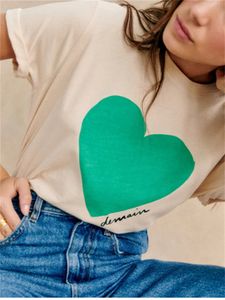 녹색 심장 모양의 여성 짧은 슬리브 Tshirt 편지 O- 넥 빈티지 여성 느슨한 티셔츠 240415