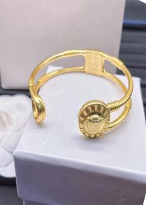 Designer -Modearmband Offene Armbänder für Frauendesigns Hochzeitsfeier Luxusschmuck 8831154