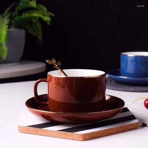 Чашки блюдцы в стиле ордера в стиле кости Китай кофейная чашка Spoon Spoon Set 220 мл британского кафе фарфоровое чай продвинутая керамическая чашка