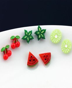 Ganze Lose 12 Paare schöne Früchte Ohrless Ohrringe Wassermelonen Kinder Magnet Magnetohrringe für Baby Girls Weihnachtsgeschenk1514961