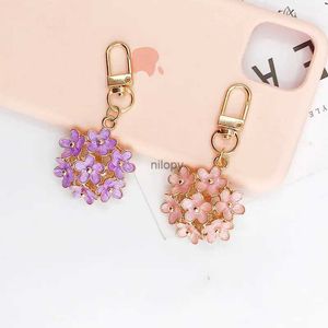 Keychains Lanyards Creative Gifts Beautiful Red Rose Keychain Lady Bag Accessories Flower Metal Dripping Rhinestone Crafts Pendant Keychain Gift