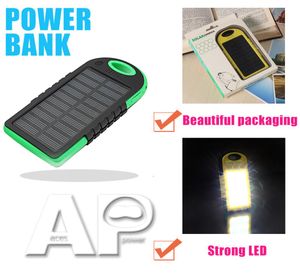 Universal Portable Solar Charger Power Bank Waterproof Battery Charger med LED -ficklampa Extern bärbar laddare för alla cell 3098058