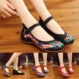 Sapatos casuais chineses bordados em lona floral tradicional antiga bailarina pequista feminina feminina lã de mulheres lãos planos