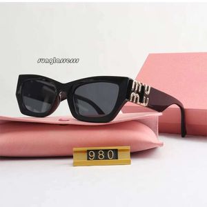 miui sunglasses for women designer top quality Women Men Classic Brand Sun Glass with Letter Goggle Adumbral 7 Color Option Eyeglasses 706