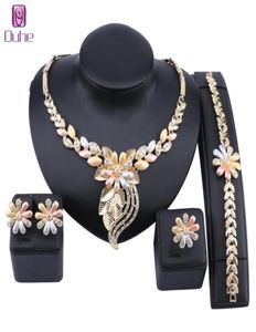 Afrikanska smycken Set Flower Necklace Armband Dubai Gold Crystal Jewelry Set For Women Wedding Party Bridal Earrings Ring Set4360720