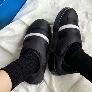 Sıradan Ayakkabı Kış Sıcak Kabarık Kadınlar Casus Street Giyim Spor Daireleri Platform Unisex Striped Siyah Erkek Spor ayakkabıları Atletik Ayakkabı