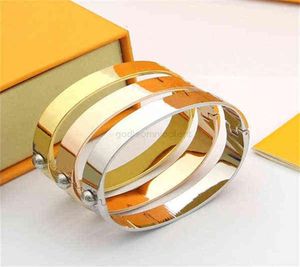 Bracelete de designer de amor para homens Bangle Bangle Aço inoxidável Judeu Casais Carta prata Partema de moda de ouro rosa Rosa Charm de luxo BRA1322026