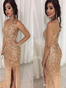 2020 sexy billig Bling Gold Shinny Prom Kleider Meerjungfrau Sexy v Hals Illusion Kristall Perlen Seiten geteilte Abendkleider formale Party4571363