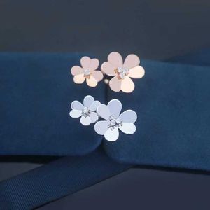 Designer Brand GTM.s925 Sterling Silver VAN Three petal Flower Ring Womens Versatile Design Elegant and Handicraft